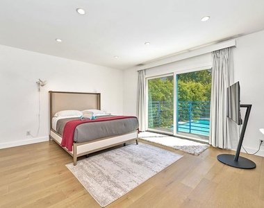 848 N Las Palmas Avenue - Photo Thumbnail 29