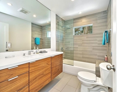 848 N Las Palmas Avenue - Photo Thumbnail 24