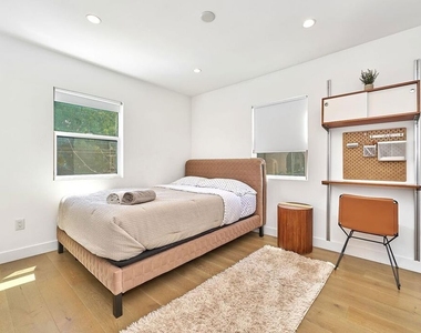 848 N Las Palmas Avenue - Photo Thumbnail 22