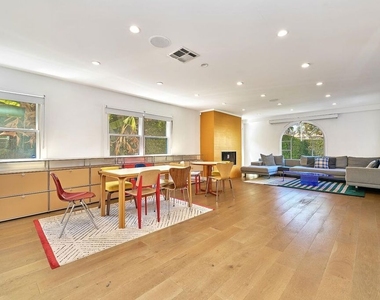 848 N Las Palmas Avenue - Photo Thumbnail 6