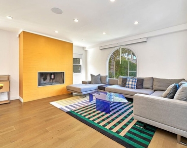 848 N Las Palmas Avenue - Photo Thumbnail 11