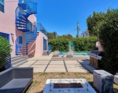 848 N Las Palmas Avenue - Photo Thumbnail 41
