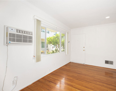 256 S Doheny Drive - Photo Thumbnail 7