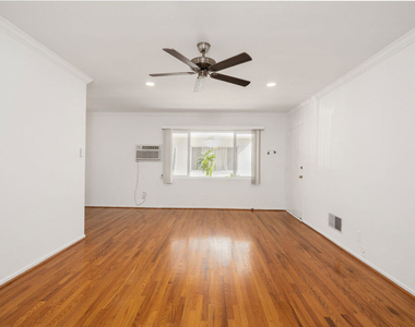 256 S Doheny Drive - Photo Thumbnail 6