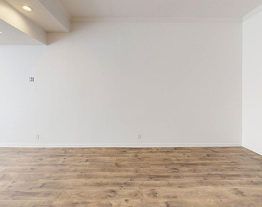 230 S Hamilton Drive - Photo Thumbnail 31