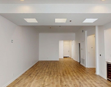 230 S Hamilton Drive - Photo Thumbnail 10