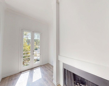 230 S Hamilton Drive - Photo Thumbnail 9