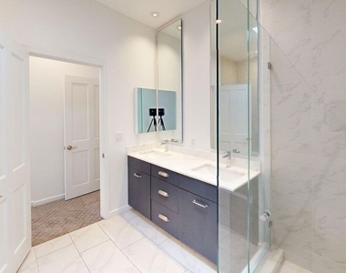 230 S Hamilton Drive - Photo Thumbnail 24