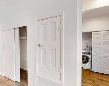 230 S Hamilton Drive - Photo Thumbnail 12