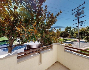 230 S Hamilton Drive - Photo Thumbnail 7