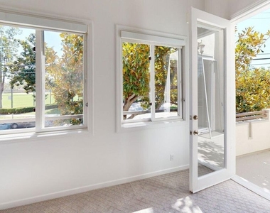 230 S Hamilton Drive - Photo Thumbnail 28