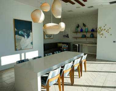 707 E Ocean Boulevard - Photo Thumbnail 13