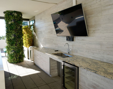 707 E Ocean Boulevard - Photo Thumbnail 15