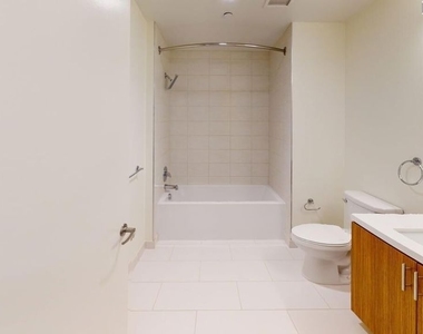 707 E Ocean Boulevard - Photo Thumbnail 5