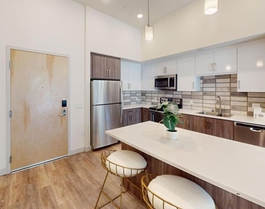 950 E 3rd Street - Photo Thumbnail 6