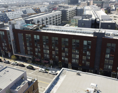 950 E 3rd Street - Photo Thumbnail 43