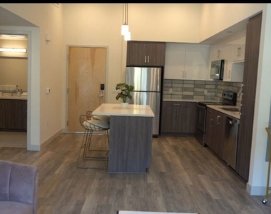 950 E 3rd Street - Photo Thumbnail 3