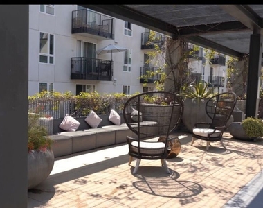 950 E 3rd Street - Photo Thumbnail 32