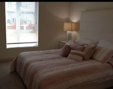 950 E 3rd Street - Photo Thumbnail 10