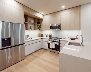 5420 W Sunset Boulevard - Photo Thumbnail 4