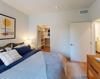 5420 W Sunset Boulevard - Photo Thumbnail 5