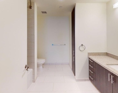 707 E Ocean Boulevard - Photo Thumbnail 13