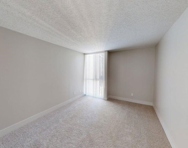 6600 Beachview Drive - Photo Thumbnail 5