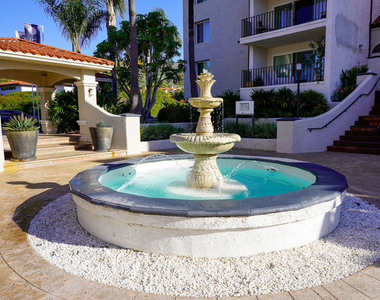 6600 Beachview Drive - Photo Thumbnail 7