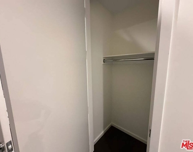1000 West 8th Street - Photo Thumbnail 14