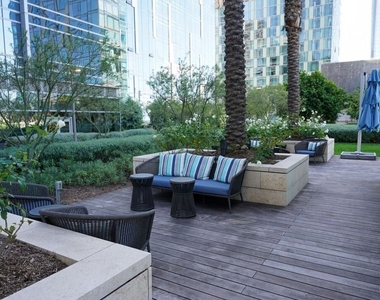1000 West 8th Street - Photo Thumbnail 24