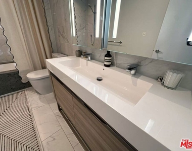 1000 West 8th Street - Photo Thumbnail 16