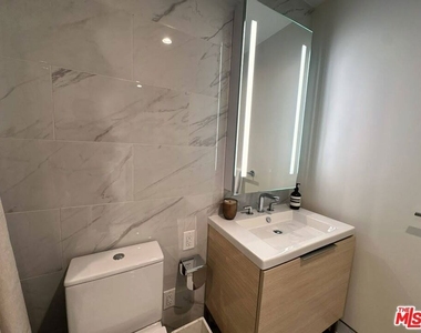1000 West 8th Street - Photo Thumbnail 19