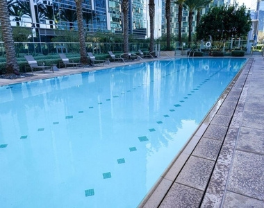1000 West 8th Street - Photo Thumbnail 25