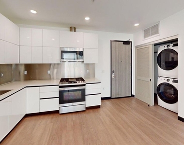 11036 Moorpark Street - Photo Thumbnail 2