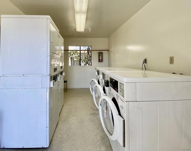 8965 Switzer Dr - Photo Thumbnail 14