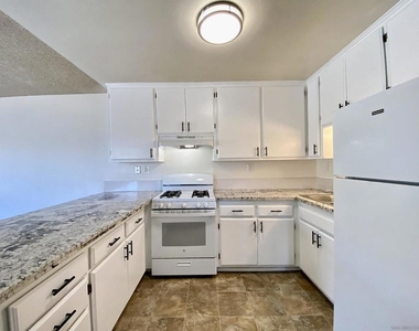 8965 Switzer Dr - Photo Thumbnail 8