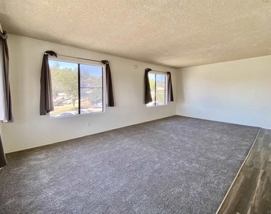 8965 Switzer Dr - Photo Thumbnail 6