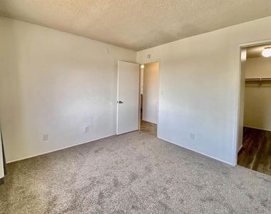 8965 Switzer Dr - Photo Thumbnail 12