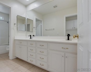 2980 Oakstone Creek Pl - Photo Thumbnail 9