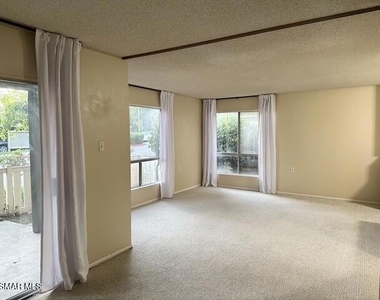 824 Pinetree Circle - Photo Thumbnail 3