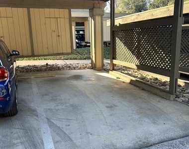 824 Pinetree Circle - Photo Thumbnail 10