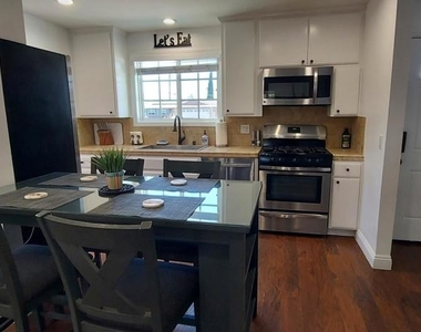 2250 Magnolia Street - Photo Thumbnail 3