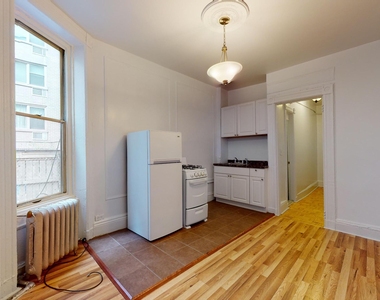 West 15th Street - Photo Thumbnail 2