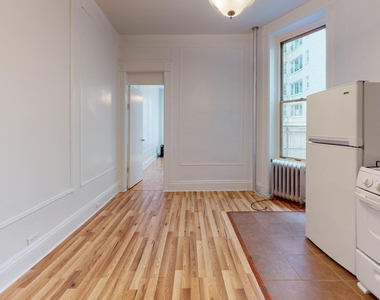 West 15th Street - Photo Thumbnail 3