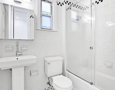 143 East 57th Street - Photo Thumbnail 7