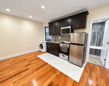 32 Rogers Avenue - Photo Thumbnail 3
