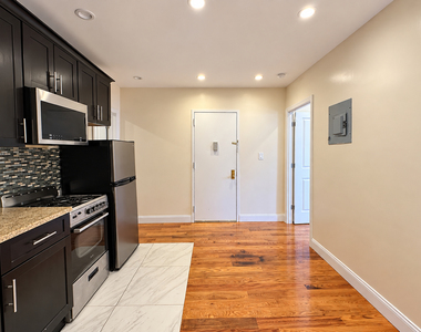 32 Rogers Avenue - Photo Thumbnail 5