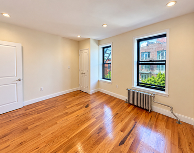 32 Rogers Avenue - Photo Thumbnail 1