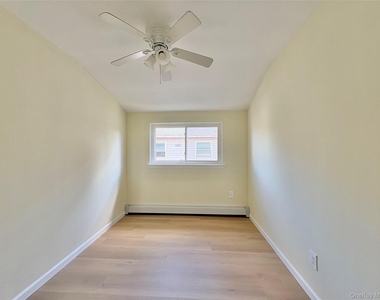 206-50 46th Avenue - Photo Thumbnail 6