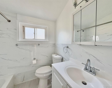 206-50 46th Avenue - Photo Thumbnail 4
